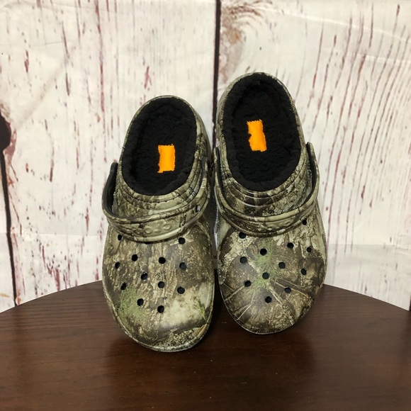 CROCS Shoes - Crocs x Real Tree APX classic lined clog! Perfect for the cooler days 7